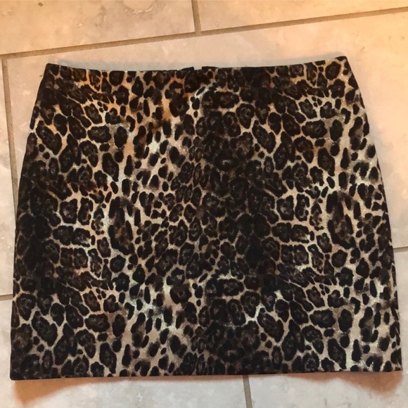 Alice + Olivia Leopard Print Mini Skirt in Brown and Cream - Picture 11 of 12